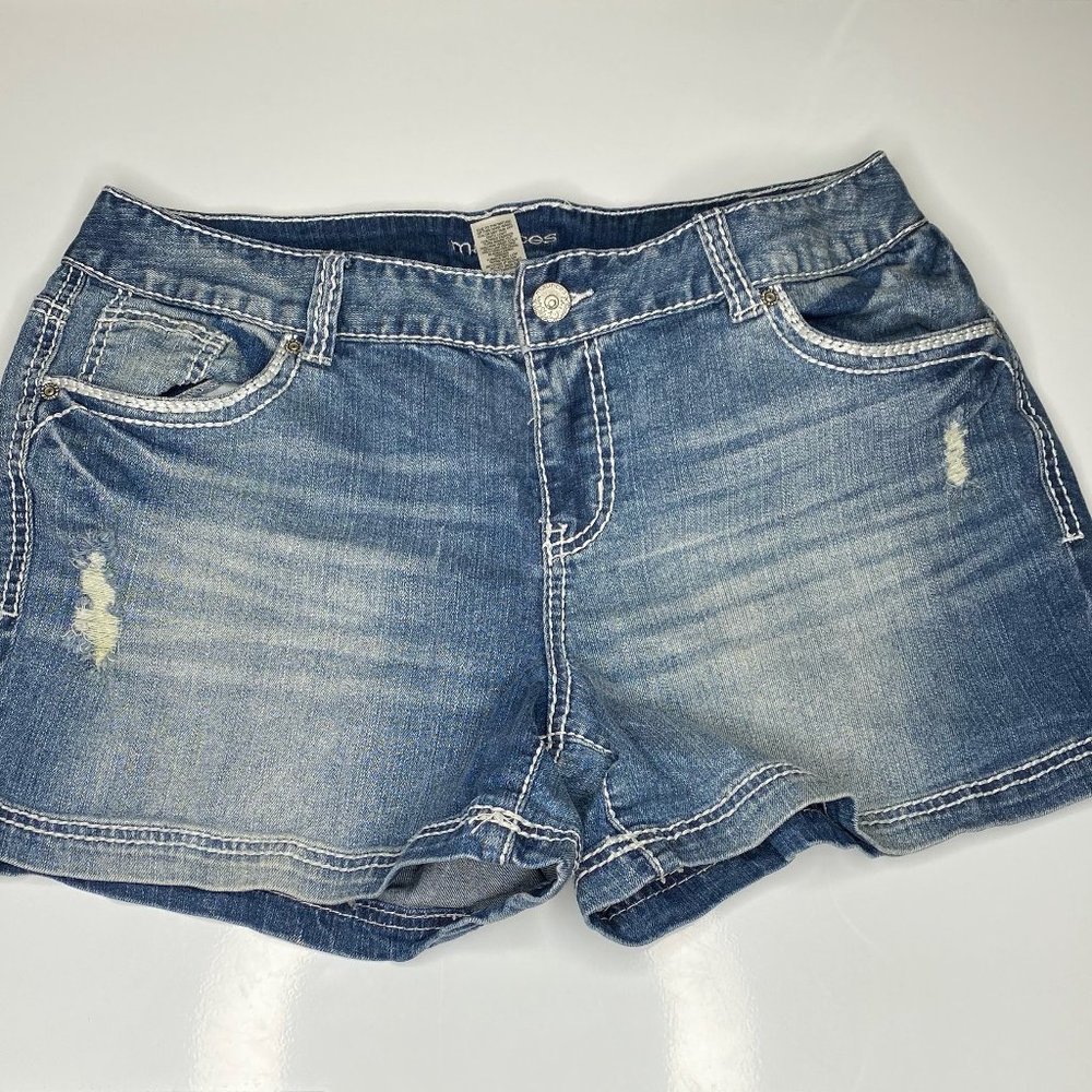 Maurices Plus Mid-Rise Medium Wash Shorts Sz18 EUC